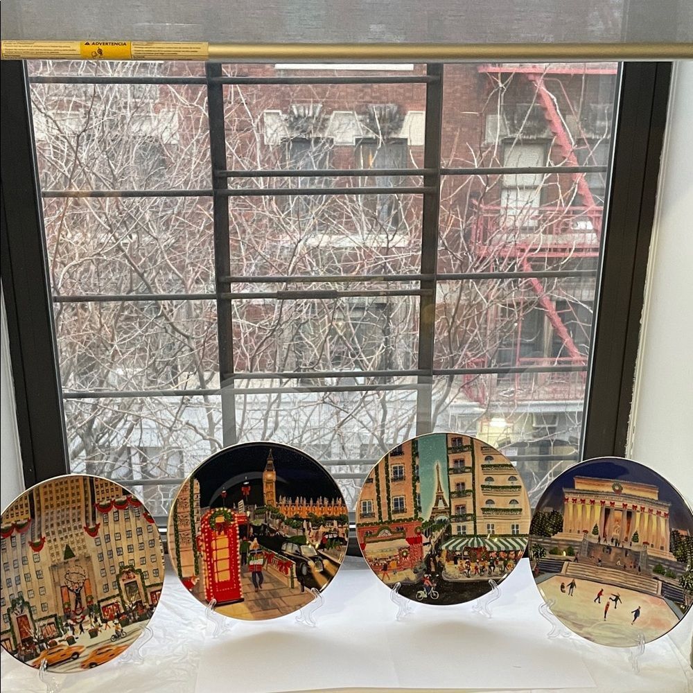 ❤️ New York City, London, Paris, D.C. Dessert Plates - NWT